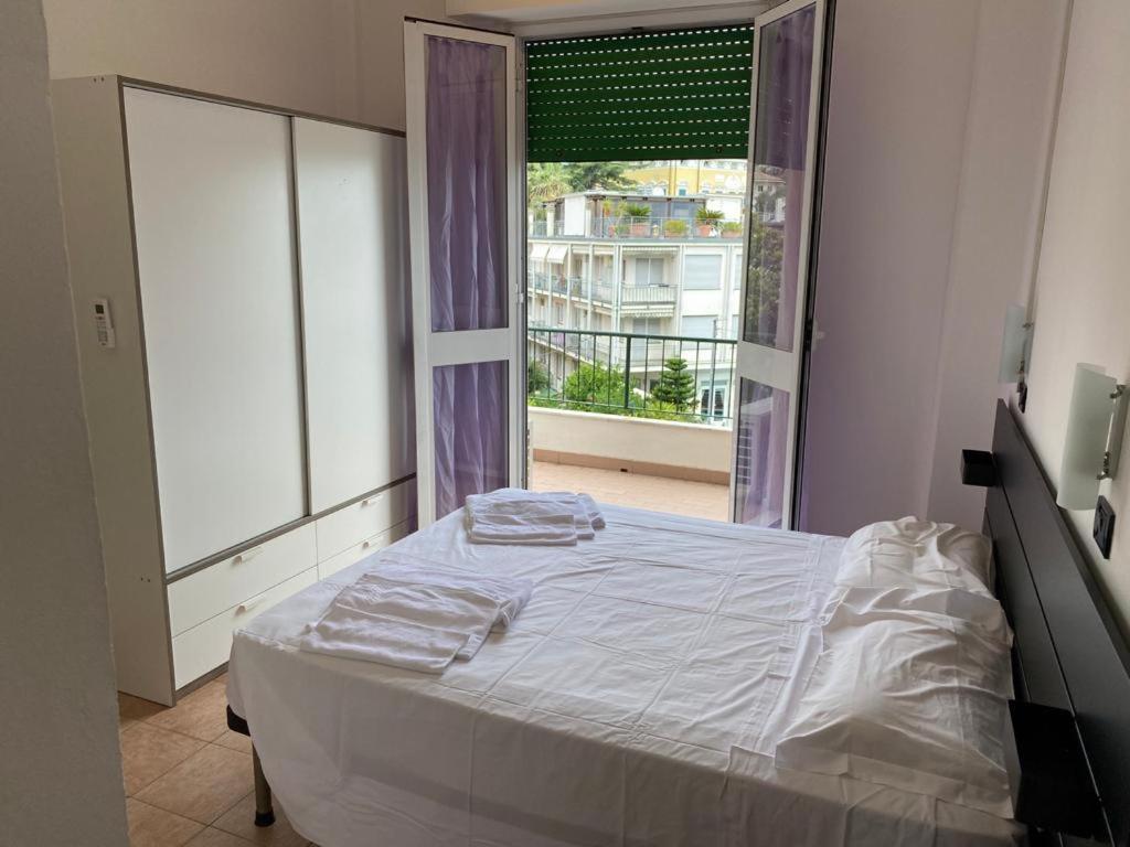 Hotel Nuovo Metropol Albissola Marina Kültér fotó
