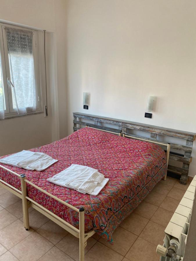 Hotel Nuovo Metropol Albissola Marina Kültér fotó