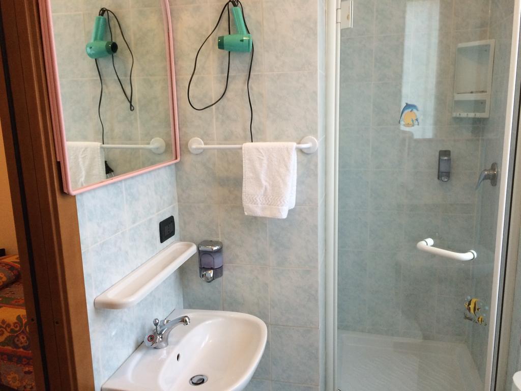 Hotel Nuovo Metropol Albissola Marina Szoba fotó